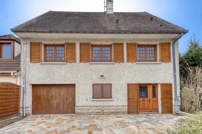 Maison - 151 m² - 7 pièces