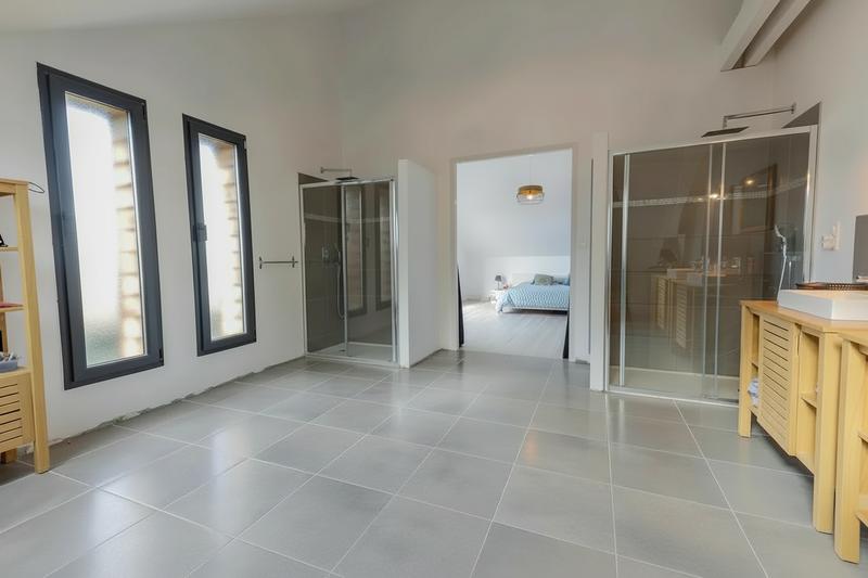 Maison - 345 m² - 10 pièces