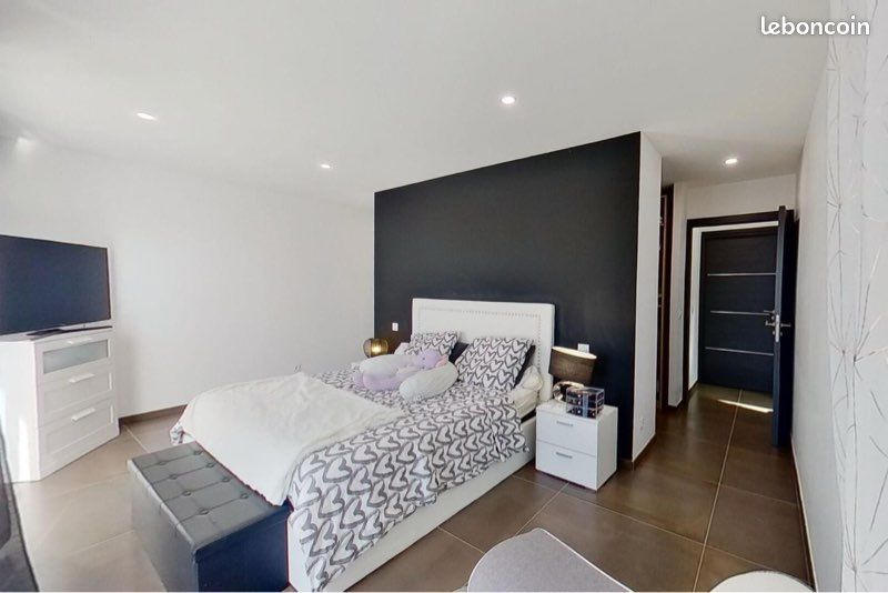 Appartement - 208 m² - 5 pièces