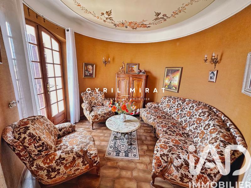 Maison - 260 m² - 14 pièces