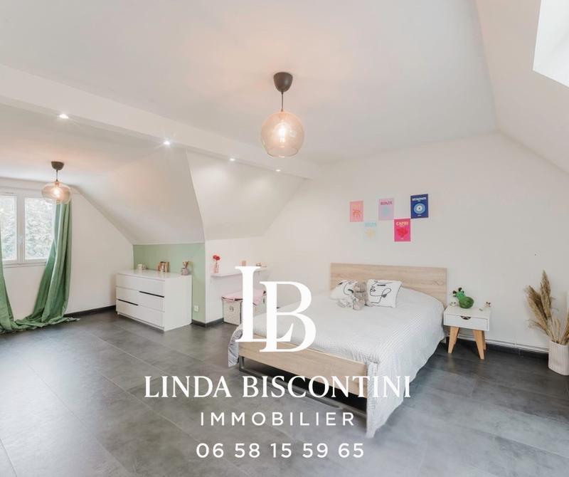 Maison - 223 m² - 7 pièces