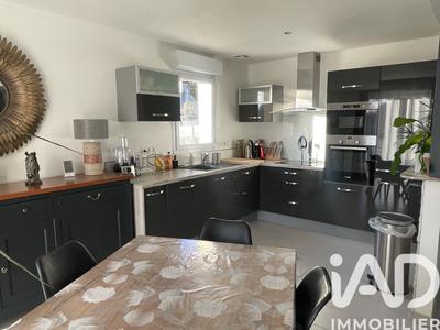 Maison - 98 m² - 5 pièces