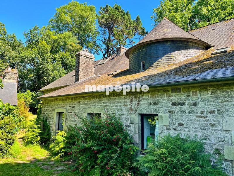 Maison - 1 275 m² - 19 pièces