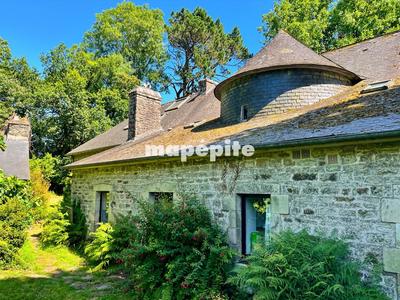 Maison - 1 275 m² - 19 pièces