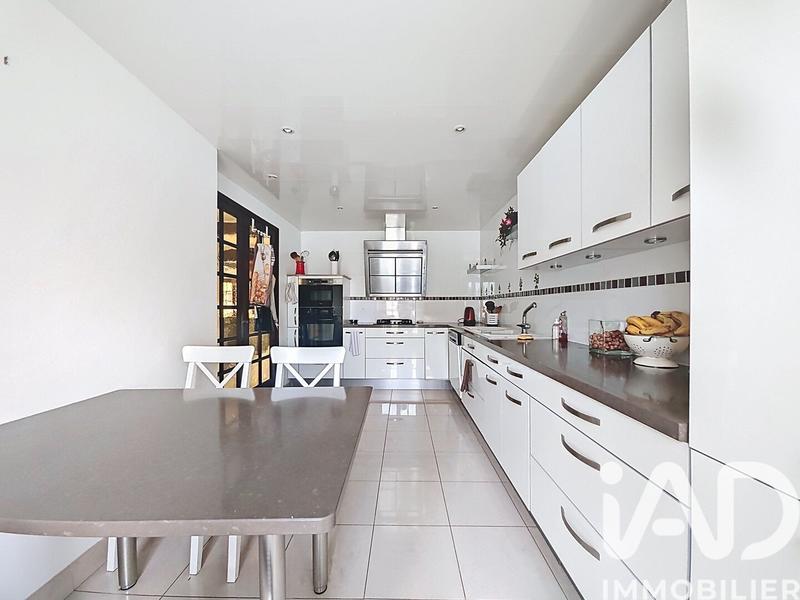 Maison - 190 m² - 8 pièces