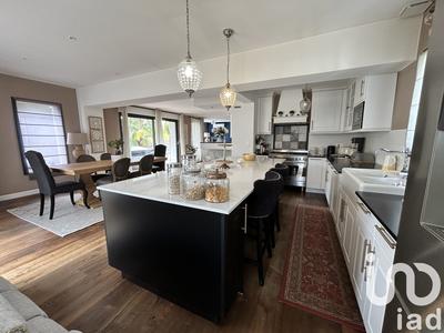 Maison - 200 m² - 6 pièces