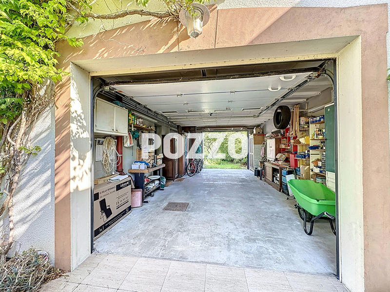 Maison - 263 m² - 10 pièces