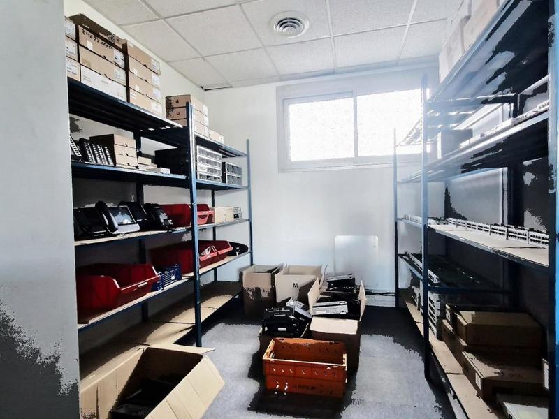 Bureau - 18 m² - 2 pièces