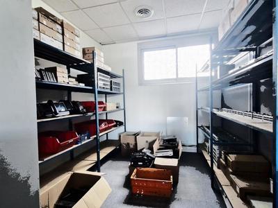 Bureau - 18 m² - 2 pièces