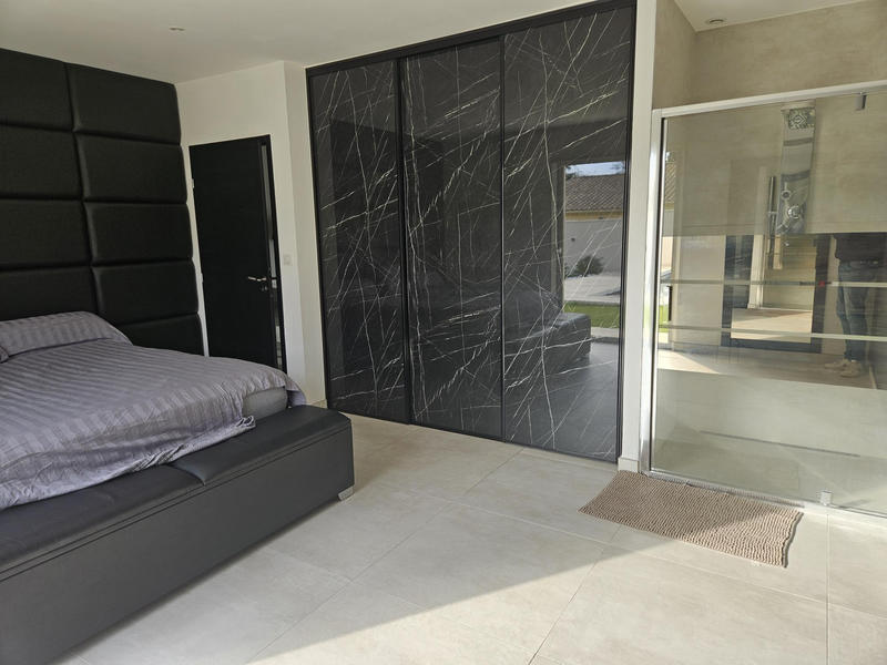 Villa - 240 m² - 8 pièces