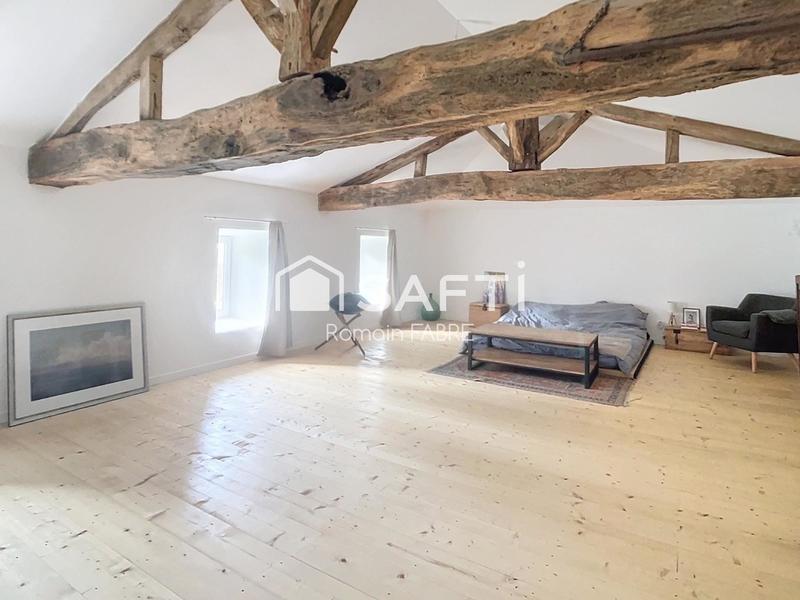 Maison - 255 m² - 9 pièces