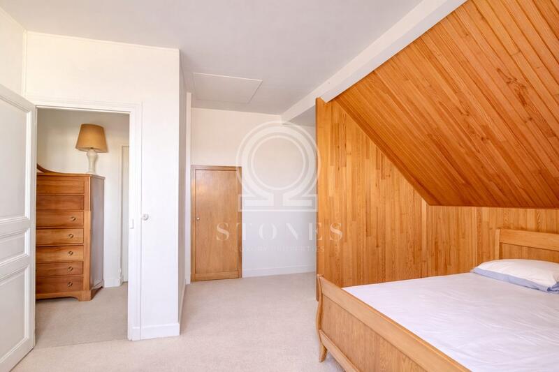 Maison - 262 m² - 8 pièces