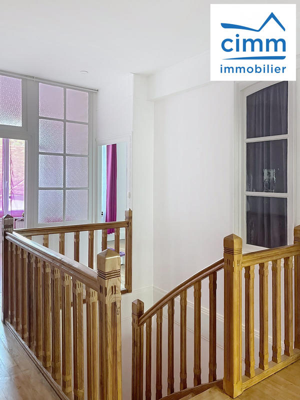 Maison traditionnelle - 159 m² - 4 pièces