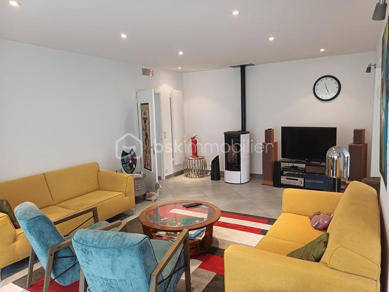 Maison - 243 m² - 8 pièces