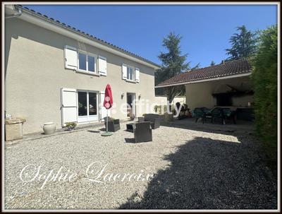 Maison - 212 m² - 6 pièces