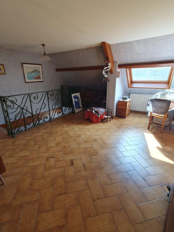 Maison - 259 m² - 6 pièces