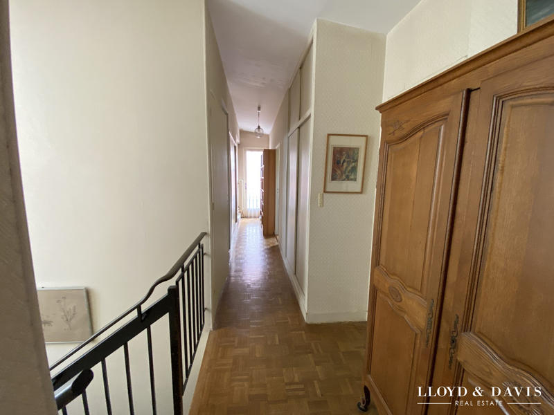 Maison - 158 m² - 10 pièces