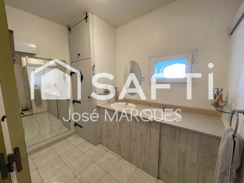 Maison - 250 m² - 6 pièces