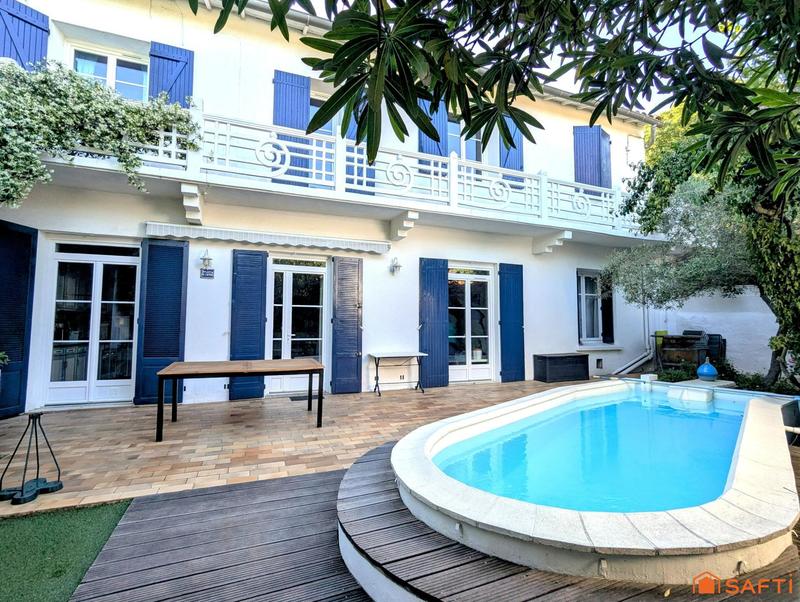 Maison - 177 m² - 8 pièces