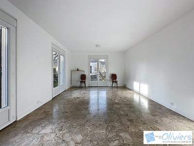 Maison traditionnelle - 140 m² - 7 pièces