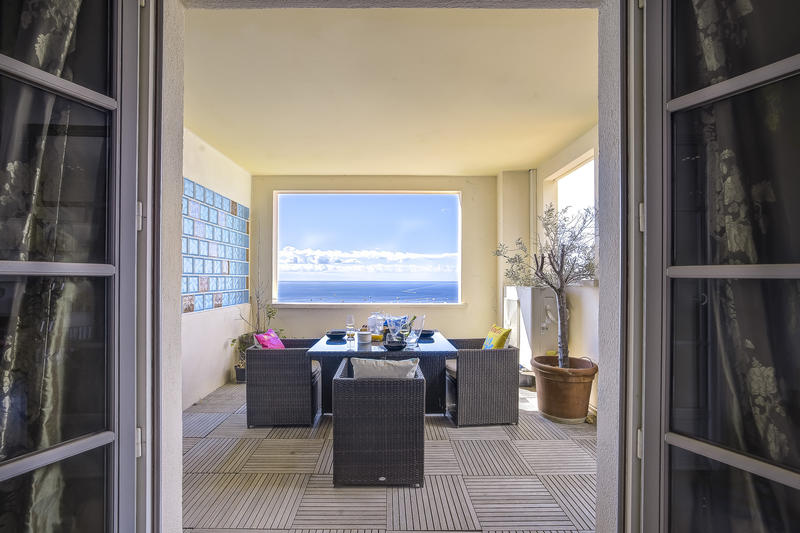 Appartement - 102 m² - 2 pièces