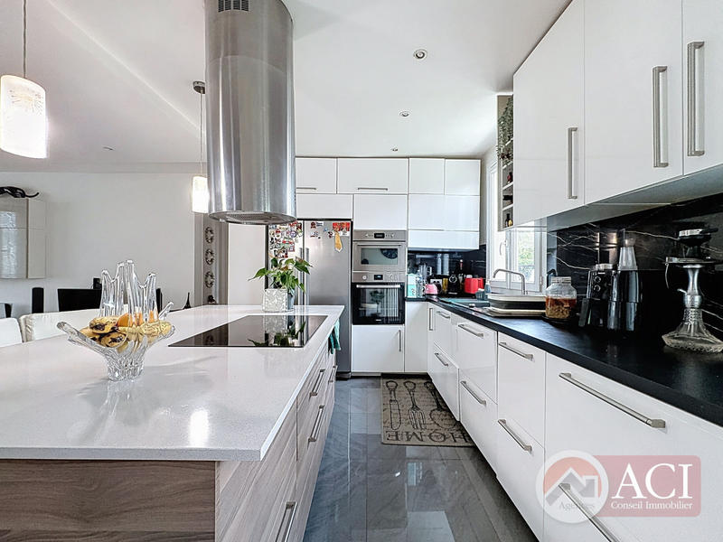 Maison - 185 m² - 6 pièces