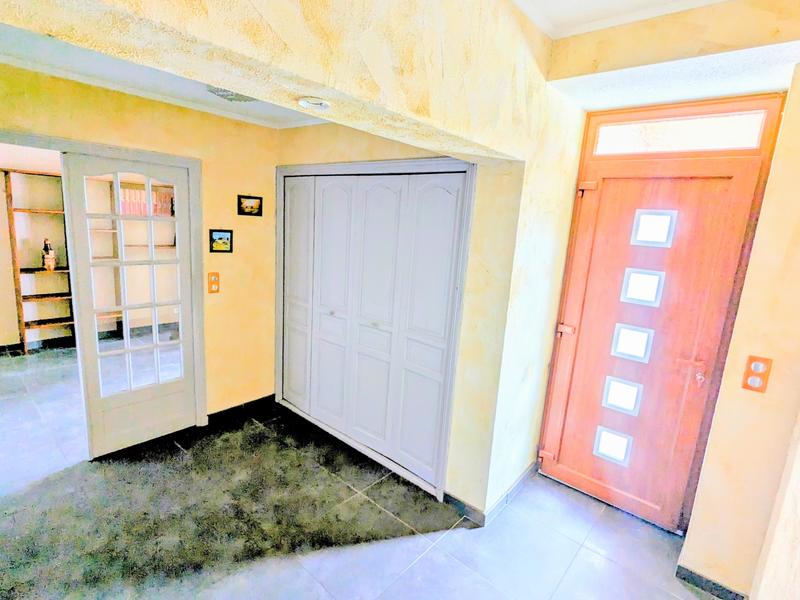 Villa - 1 003 m² - 8 pièces