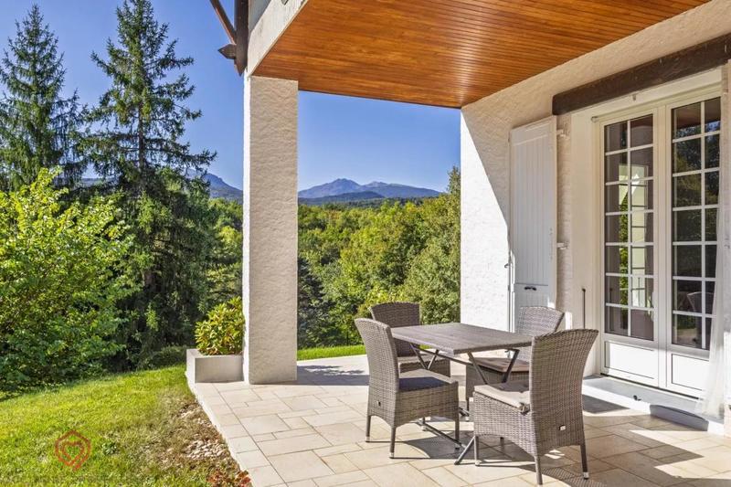 Villa - 203 m² - 7 pièces