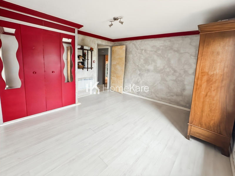 Maison - 200 m² - 6 pièces