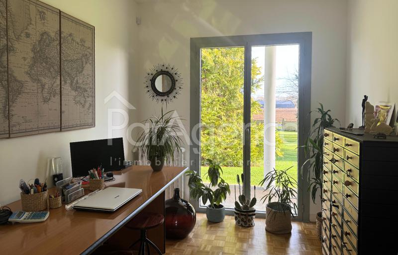 Maison - 290 m² - 9 pièces