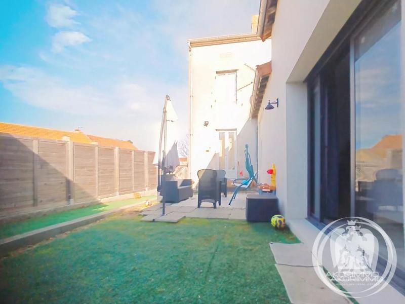 Maison - 198 m² - 8 pièces