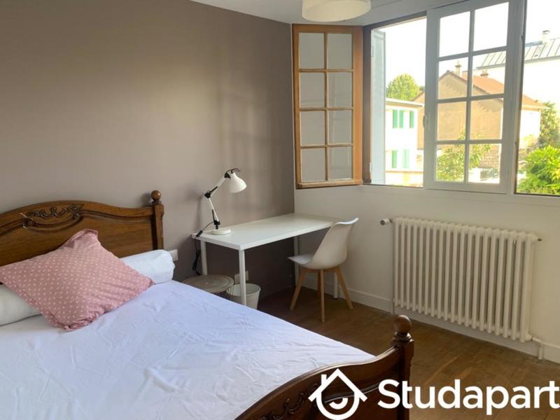 Chambre - 10 m² - 1 pièce