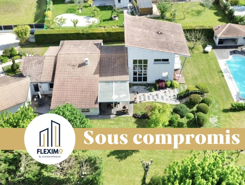 Maison - 274 m² - 10 pièces