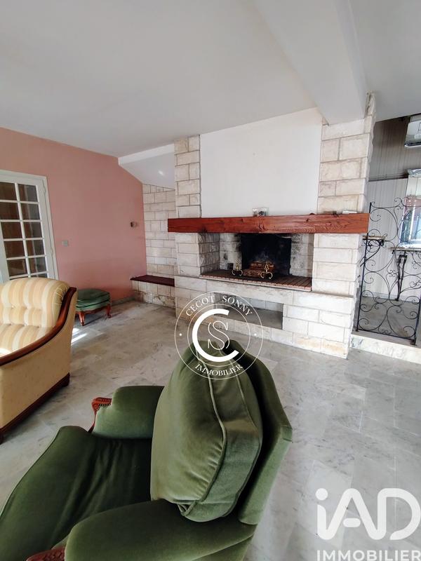 Maison - 230 m² - 6 pièces