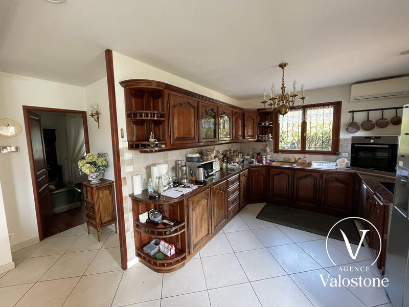 Maison traditionnelle - 206 m² - 7 pièces