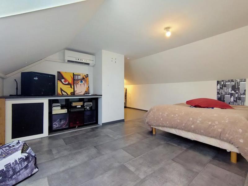 Maison - 216 m² - 10 pièces