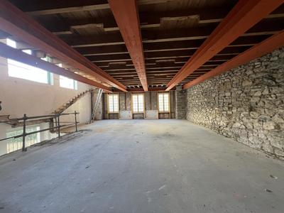 Maison - 362 m² - 6 pièces