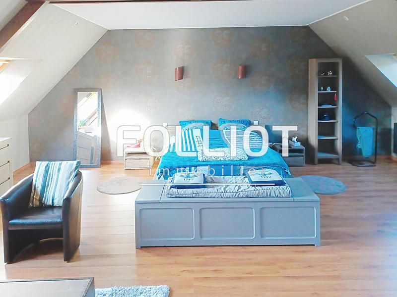 Maison - 245 m² - 9 pièces