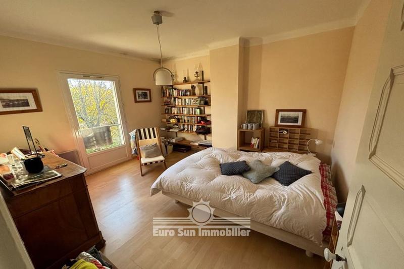 Maison - 400 m² - 16 pièces