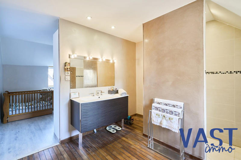 Maison - 182 m² - 6 pièces