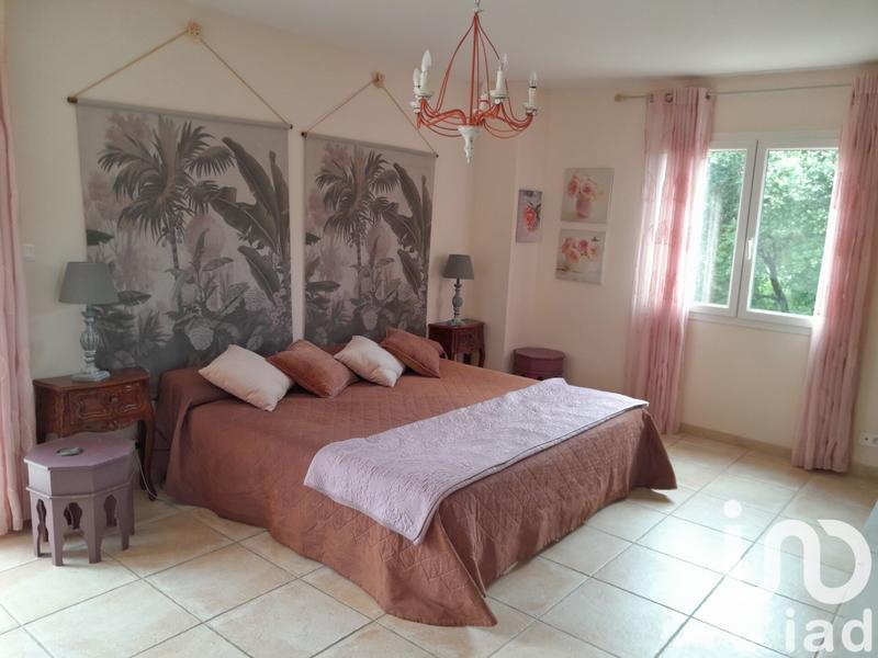 Maison - 665 m² - 10 pièces