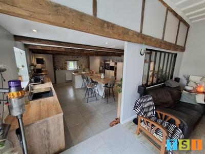 Maison - 264 m² - 8 pièces