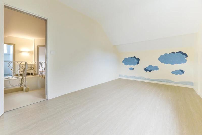 Maison - 178 m² - 8 pièces