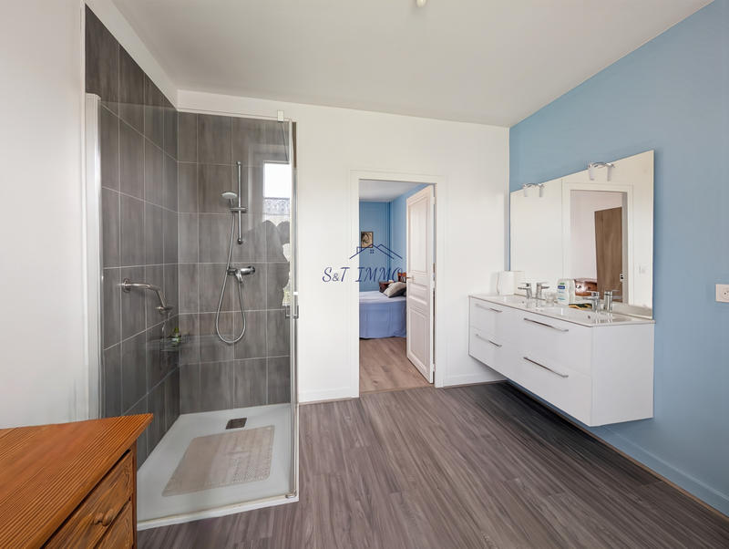 Maison - 197 m² - 7 pièces