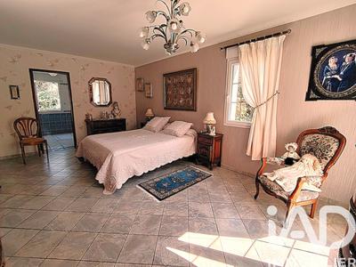 Maison - 224 m² - 7 pièces