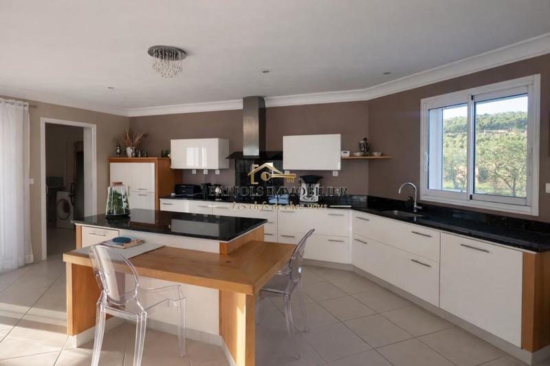 Villa - 175 m² - 6 pièces