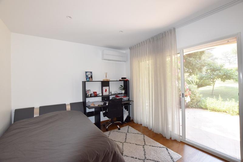 Villa - 248 m² - 8 pièces