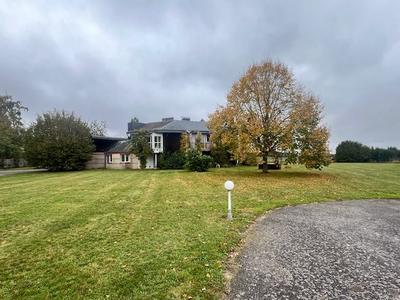 Maison - 320 m² - 12 pièces