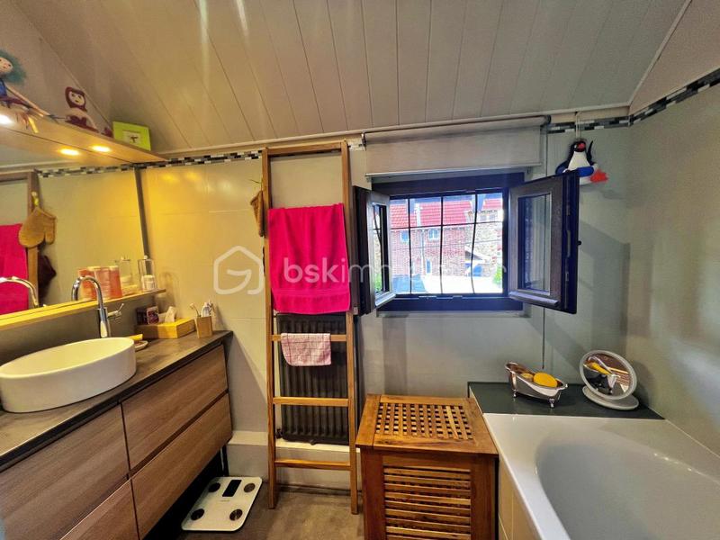 Maison - 93 m² - 4 pièces