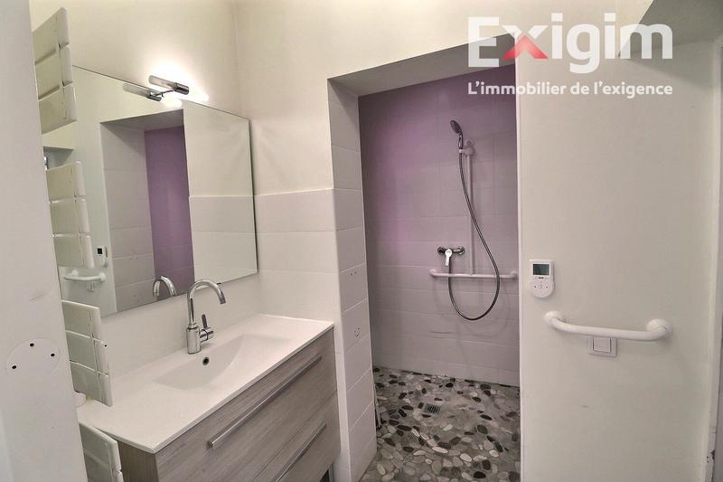 Maison - 330 m² - 9 pièces